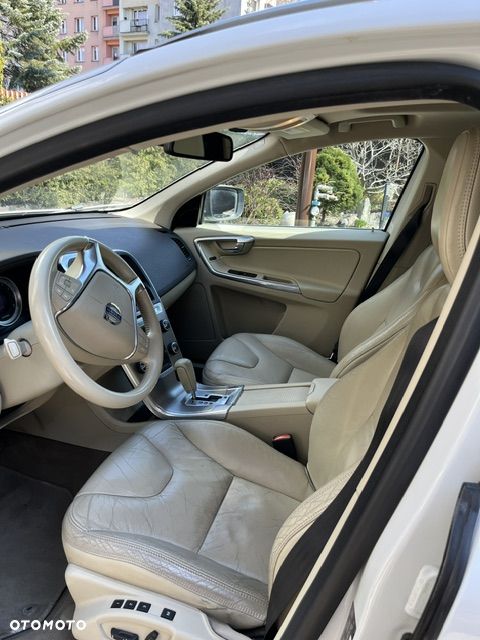 Volvo XC 60 T6 AWD Momentum - 6