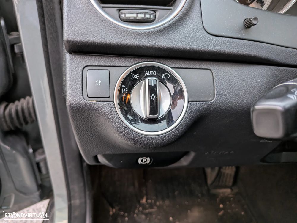 Mercedes-Benz C 220 Station CDI DPF Auto BlueEFFICIENCY Avantgarde - 6