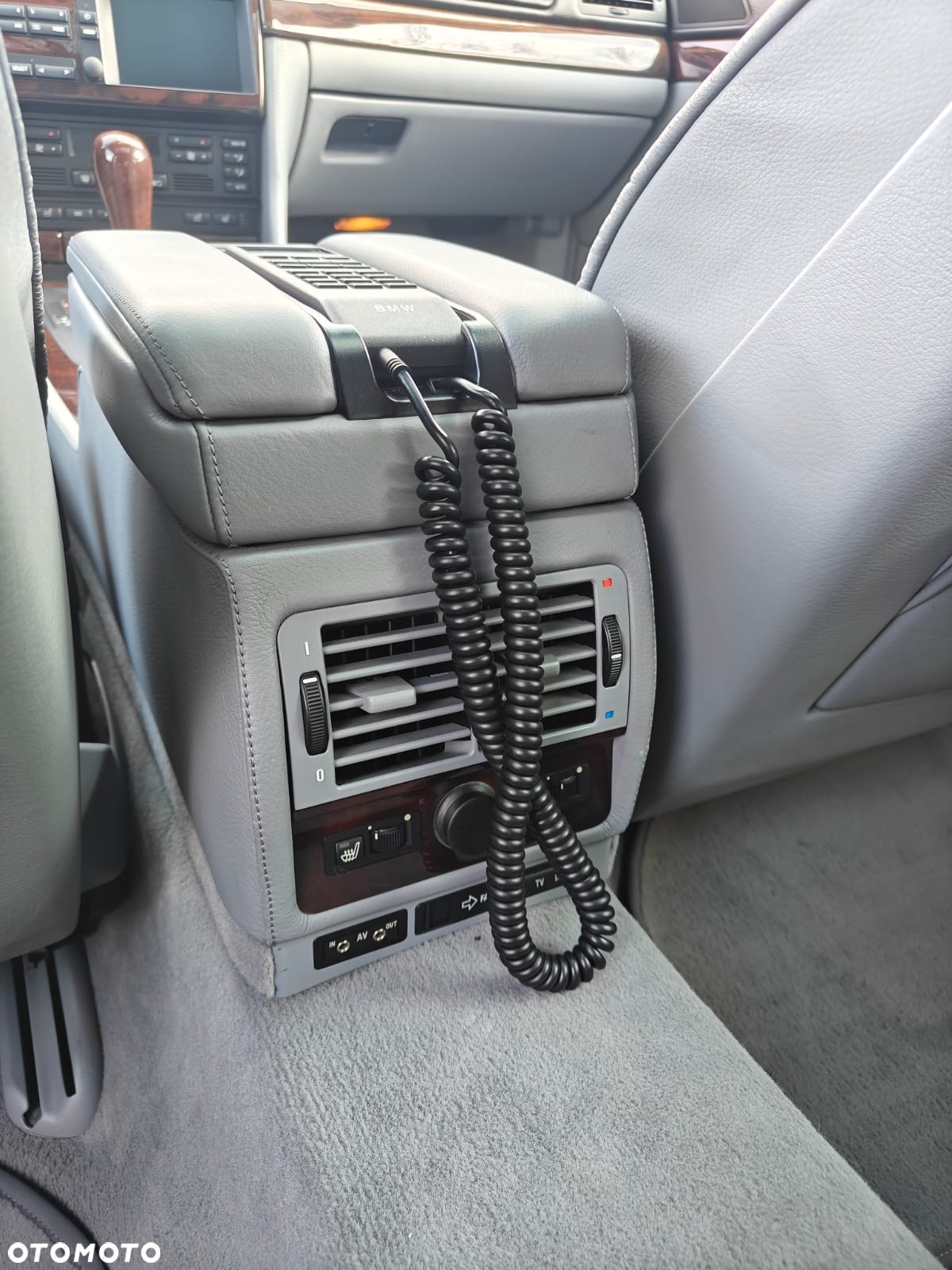 BMW Seria 7 750i - 28