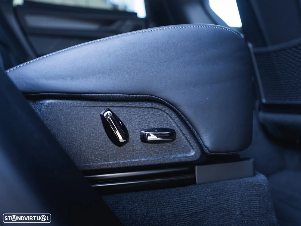 Porsche Cayenne Electric Turbo - 29