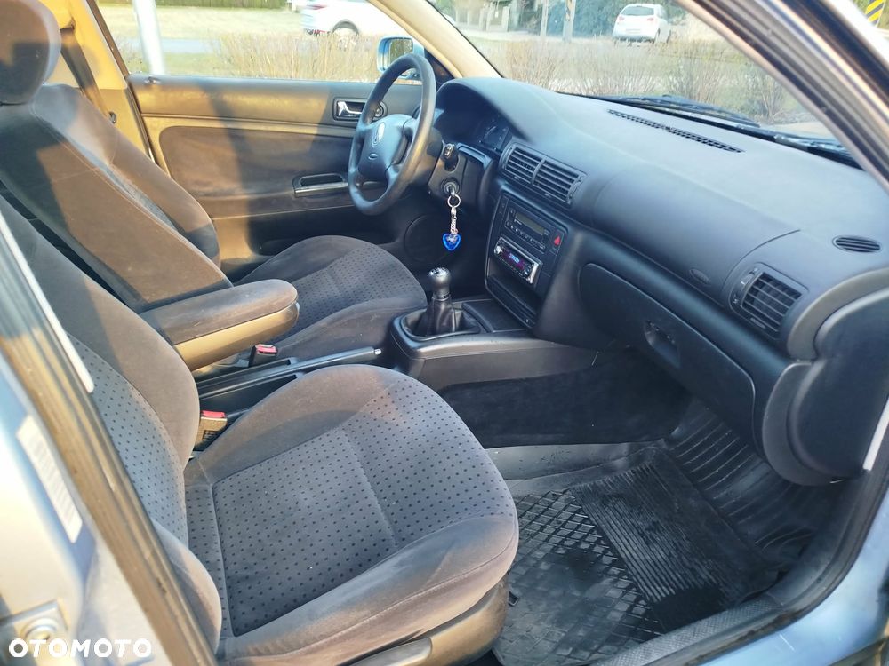 Volkswagen Passat 1.8 - 19