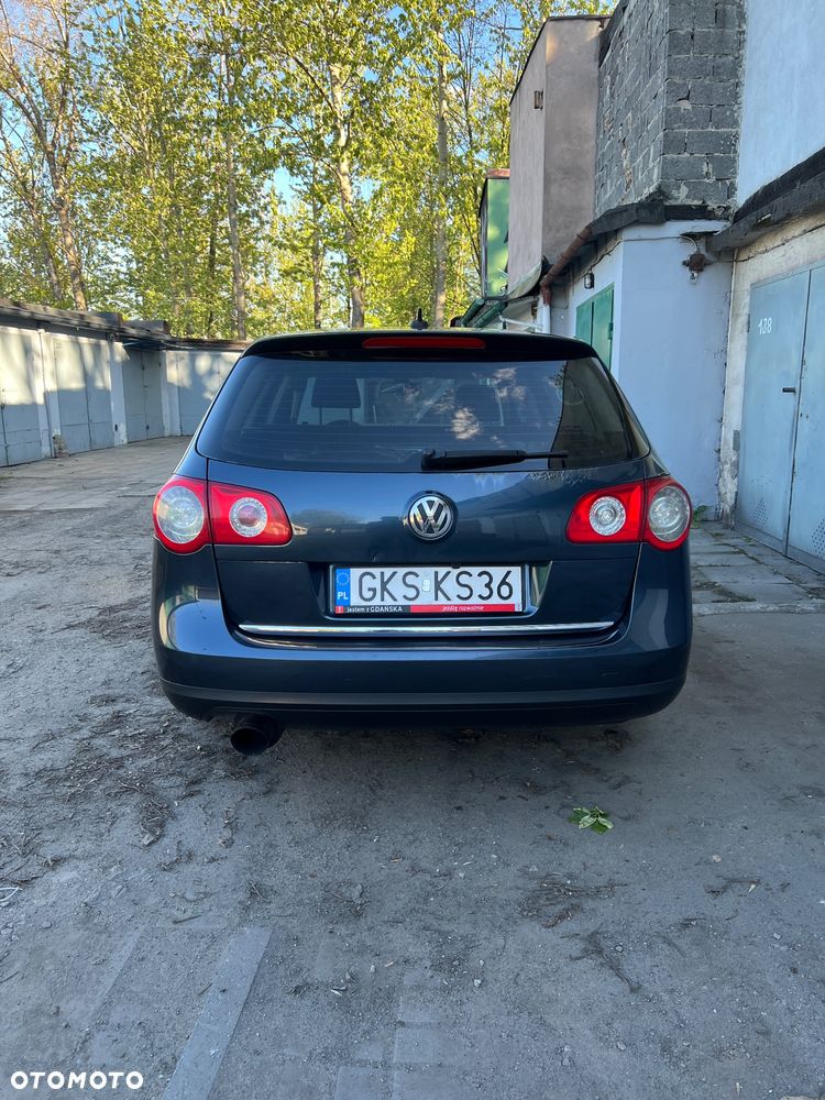 Volkswagen Passat 2.0 TDI Comfortline DSG - 13