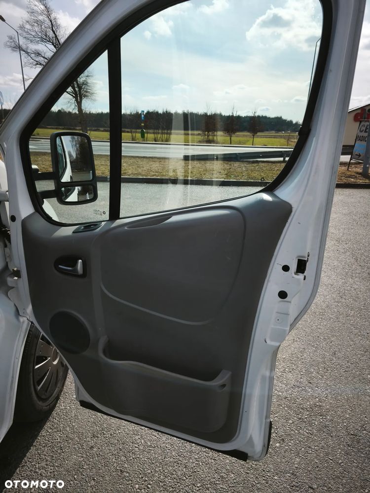 Opel Vivaro - 11
