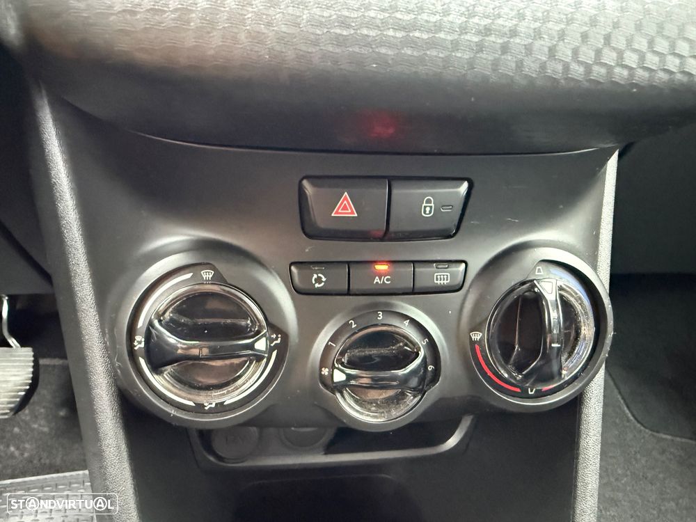 Peugeot 2008 1.2 PureTech Style - 21