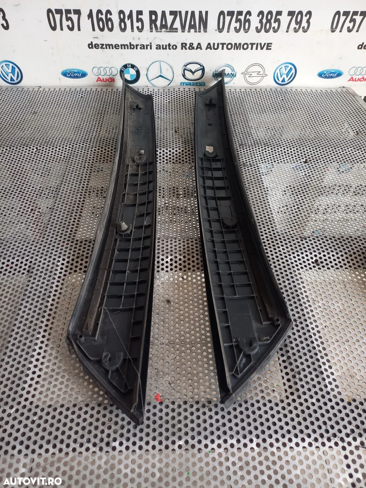 Ornament Lateral Parbriz Skoda Fabia 2 ll  An 2007-2008-2009-2010-2011-2012-2013-2014 - Dezmembrari - 3