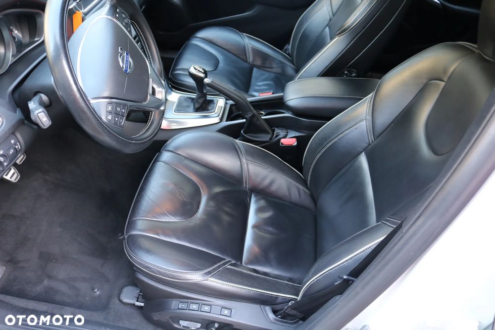 Volvo V40 D4 Drive-E R-Design Momentum - 6