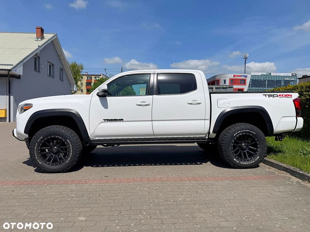 Toyota Tacoma - 2