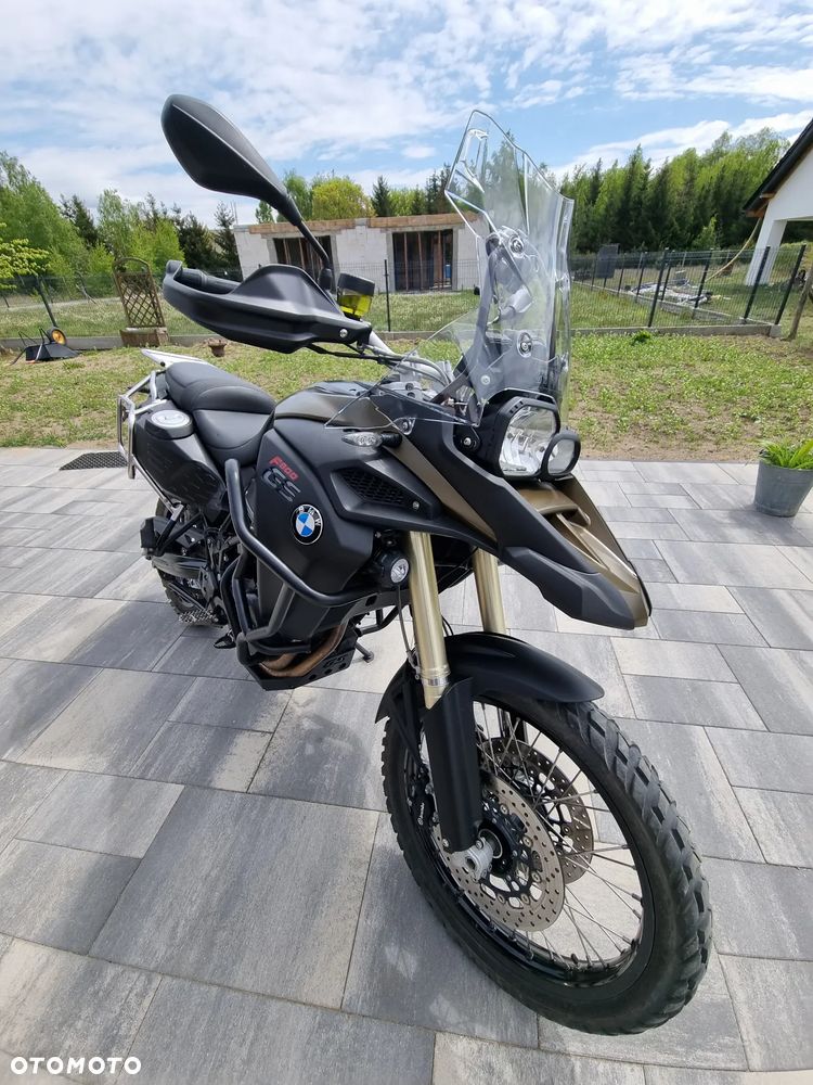 BMW F - 12