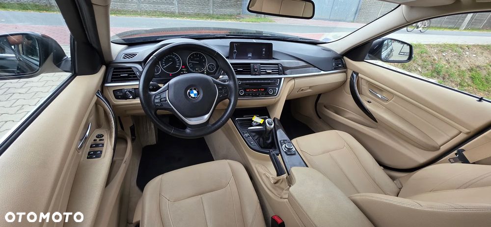 BMW Seria 3 320i Luxury Line - 11