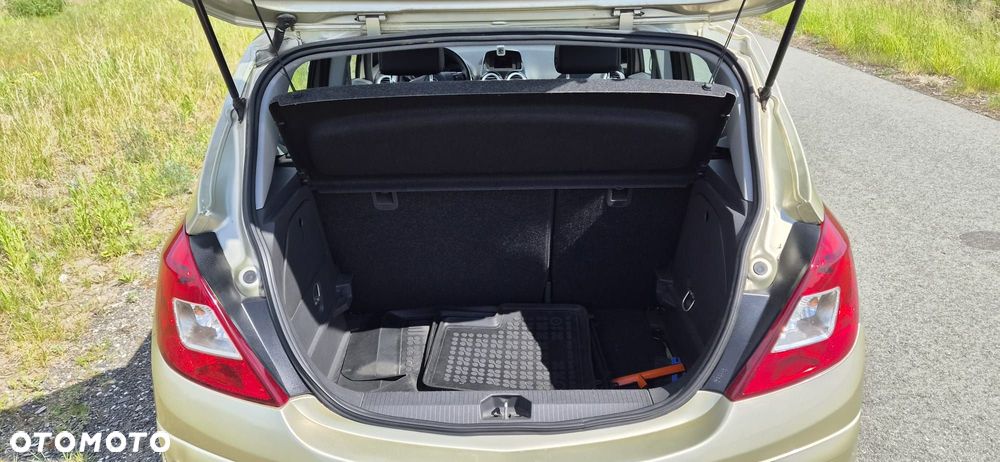 Opel Corsa 1.4 16V Cosmo - 5