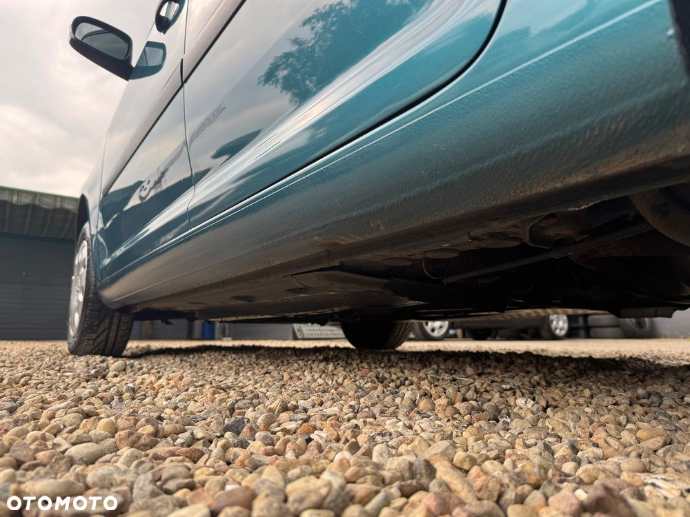 Volkswagen Touran 1.9 TDI Basis - 10