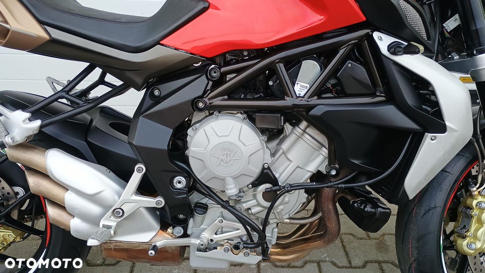 MV AGUSTA Brutale - 6