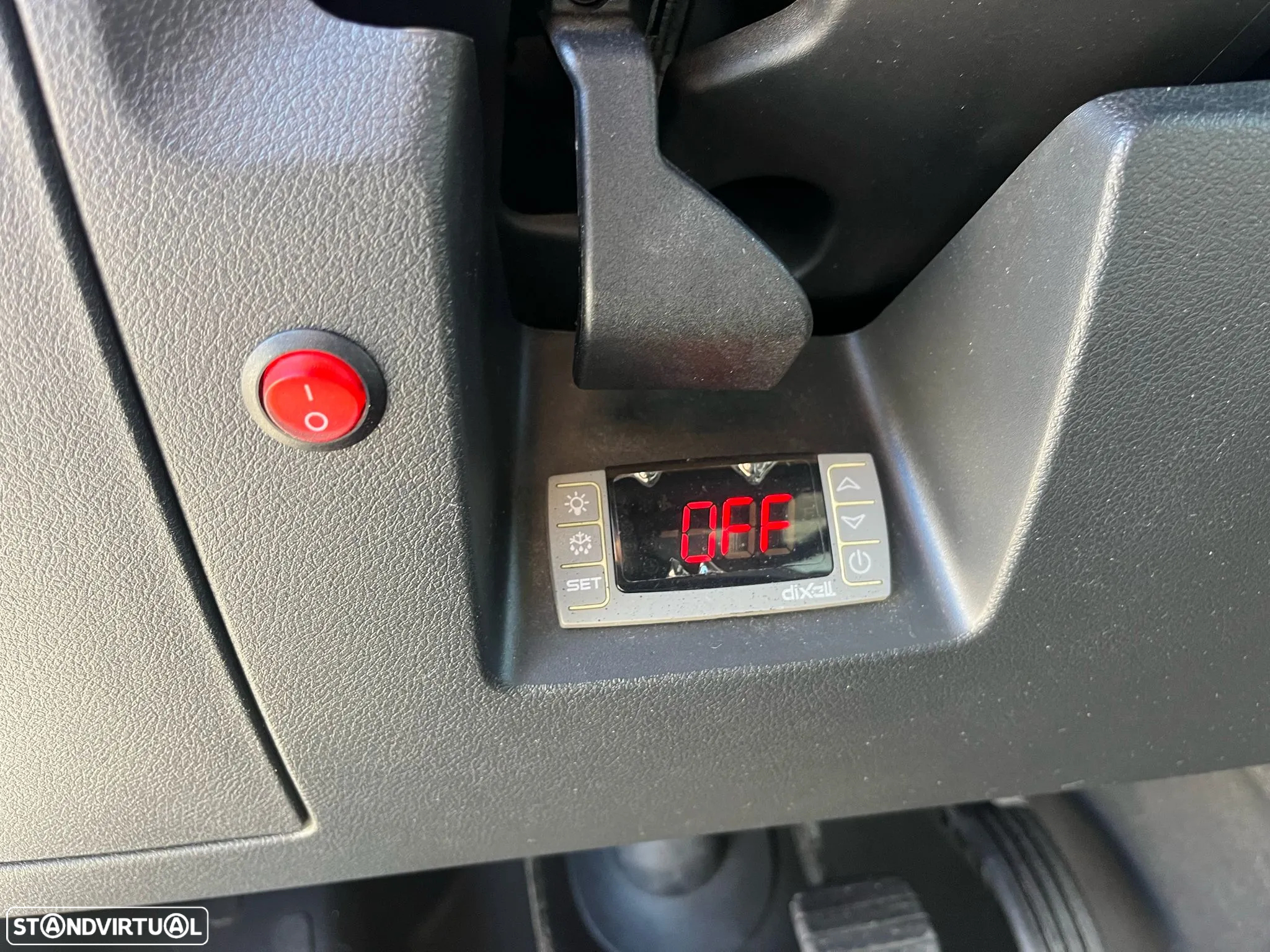 Renault TRAFIC 2.0 dCI 120cv - IVA DEDUTÍVEL - SISTEMA FRIO BALTRINA - 20