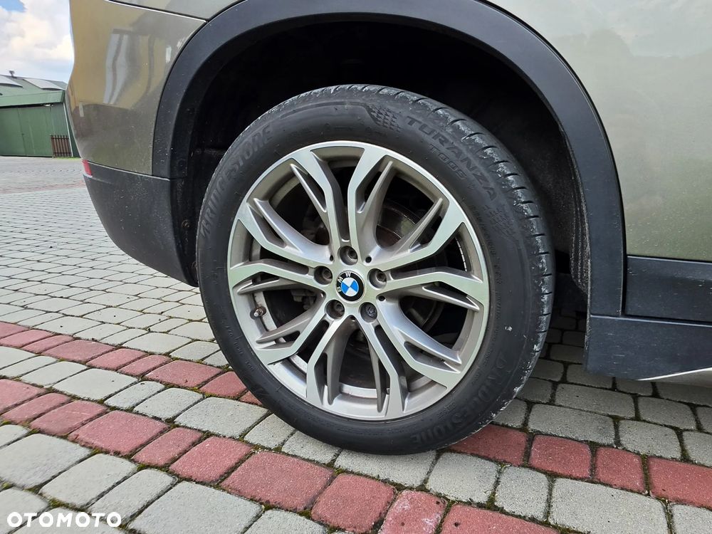 BMW X1 xDrive18d - 13