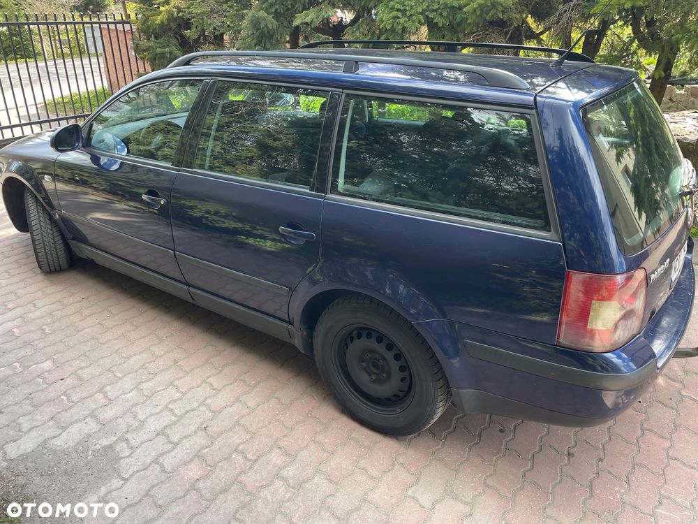 Volkswagen Passat - 4