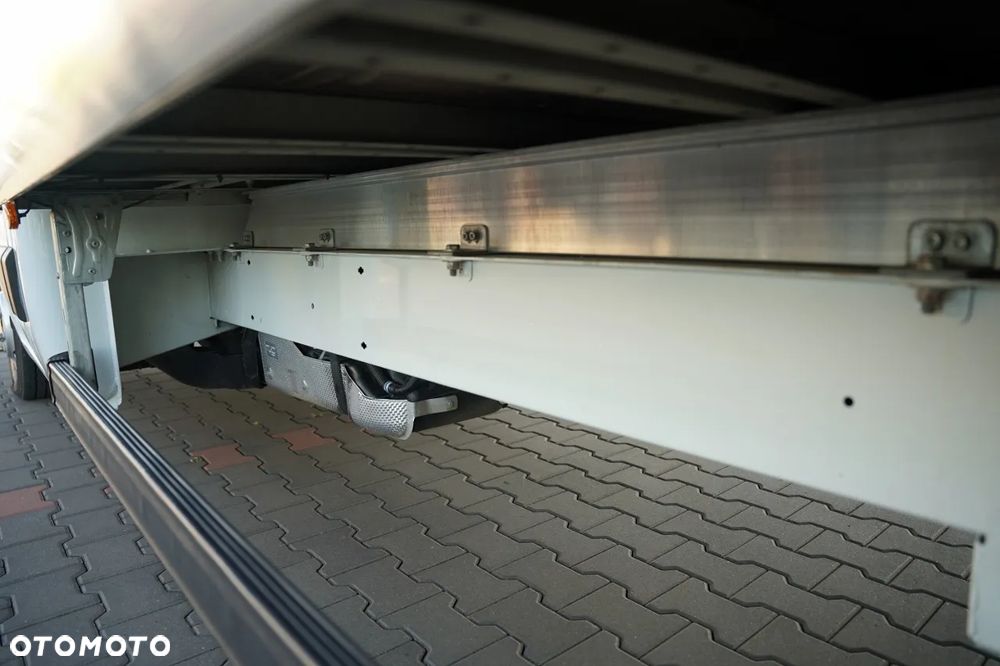 Renault MASTER / KONTENER - 4,5  M / WINDA DHOLLANDIA - 750 kg / SPROWADZONY - 19