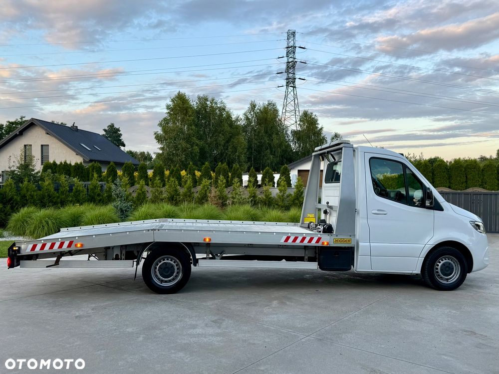 Mercedes-Benz Sprinter - 12
