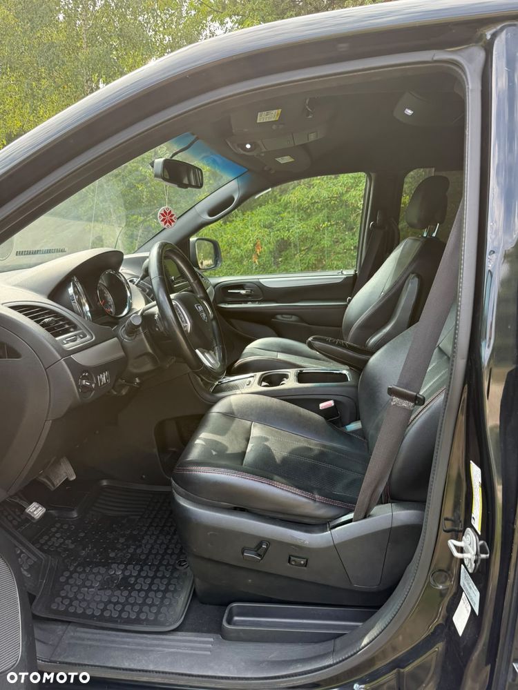 Dodge Grand Caravan 3.6 R/T - 12