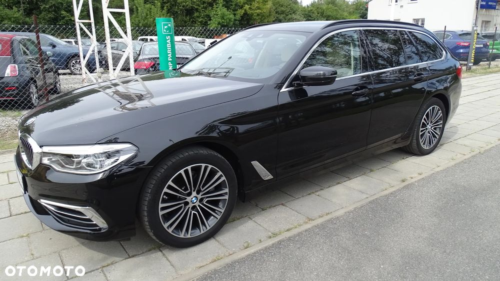 BMW Seria 5 520d xDrive Luxury Line - 1