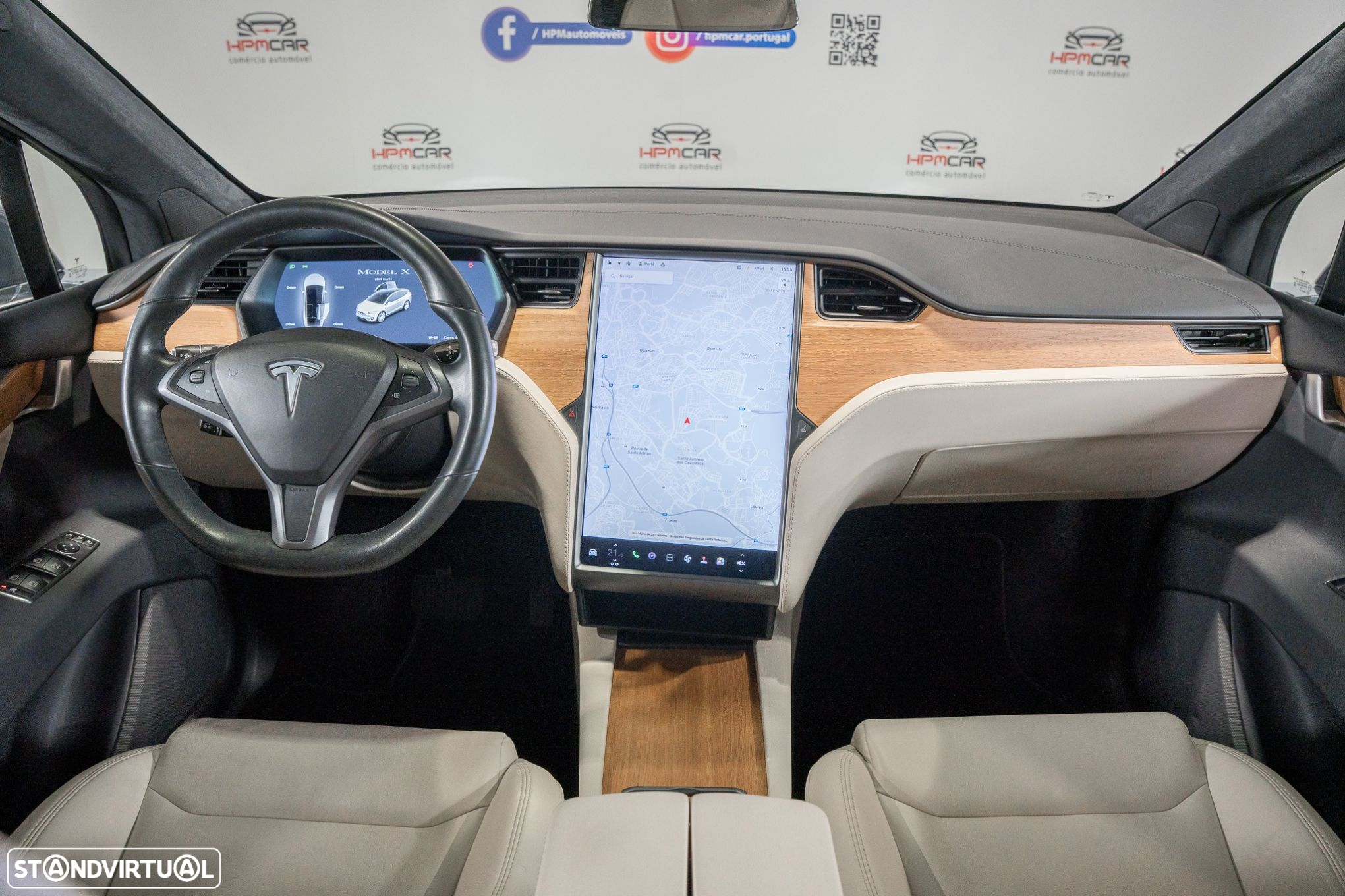 Tesla Model X - 12