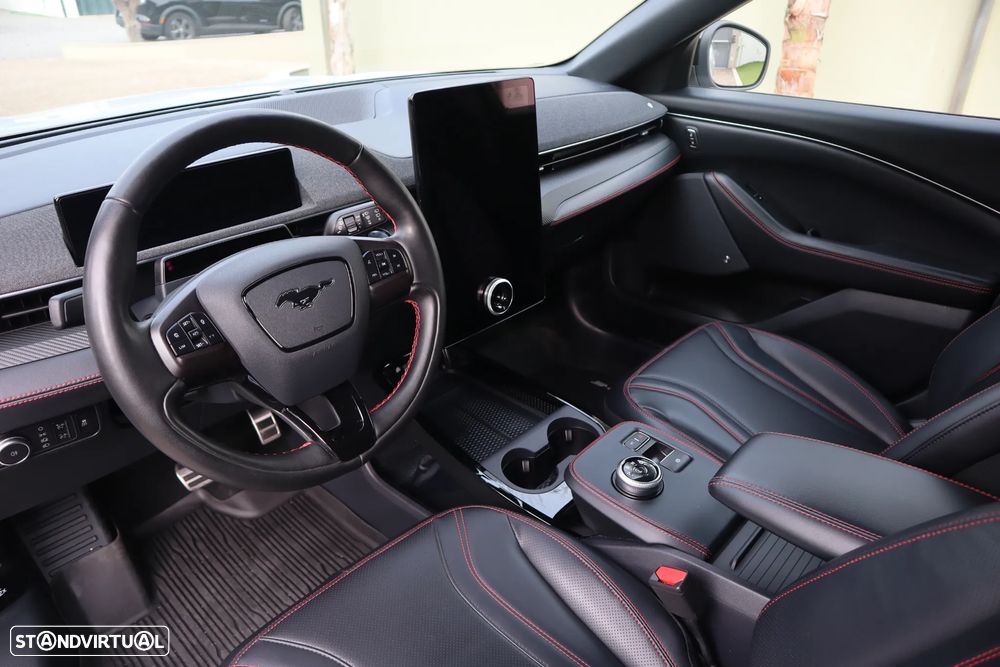 Ford Mustang Mach-E Premium AWD - 21