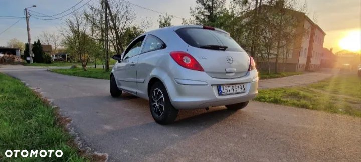 Opel Corsa 1.2 16V Cosmo - 2
