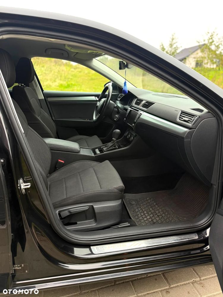 Skoda Superb 2.0 TDI Sportline DSG - 10