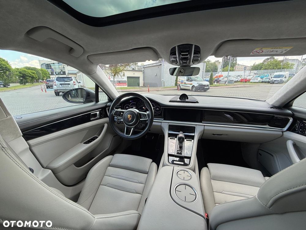 Porsche Panamera 4 E-Hybrid Executive - 12