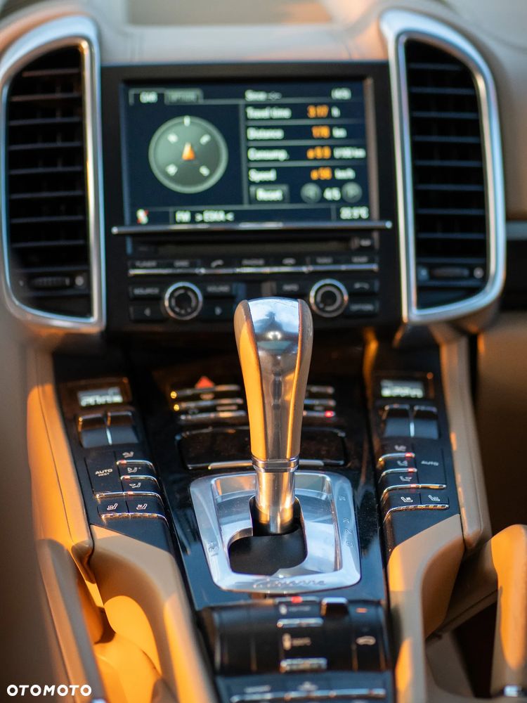 Porsche Cayenne - 24