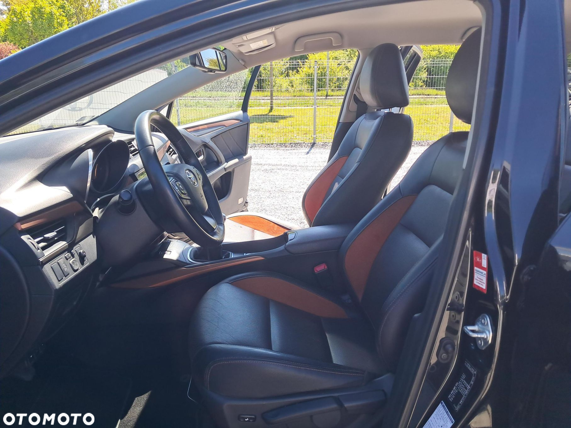 Toyota Avensis 2.0 D-4D Premium - 15