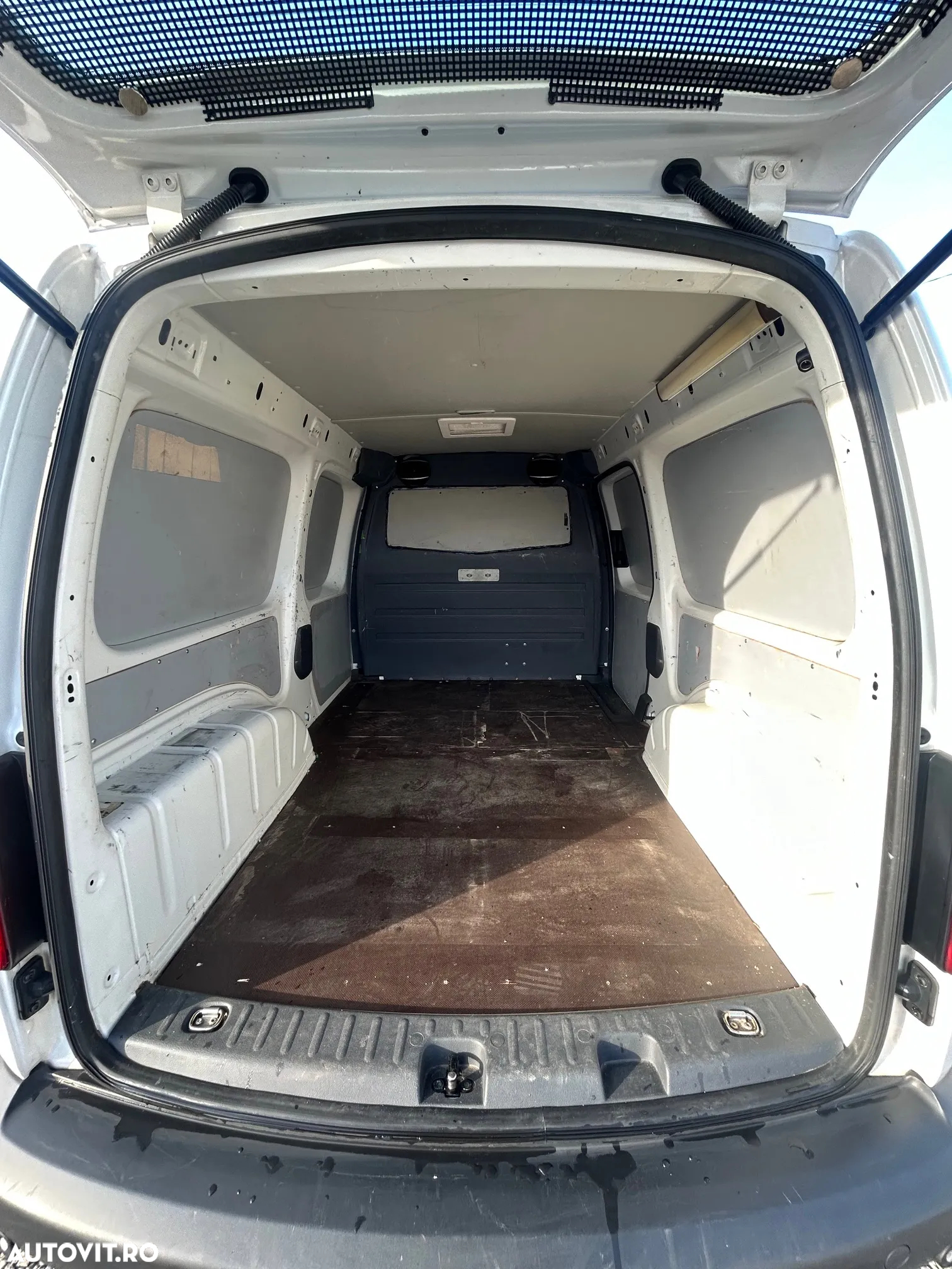 Volkswagen Caddy - 8
