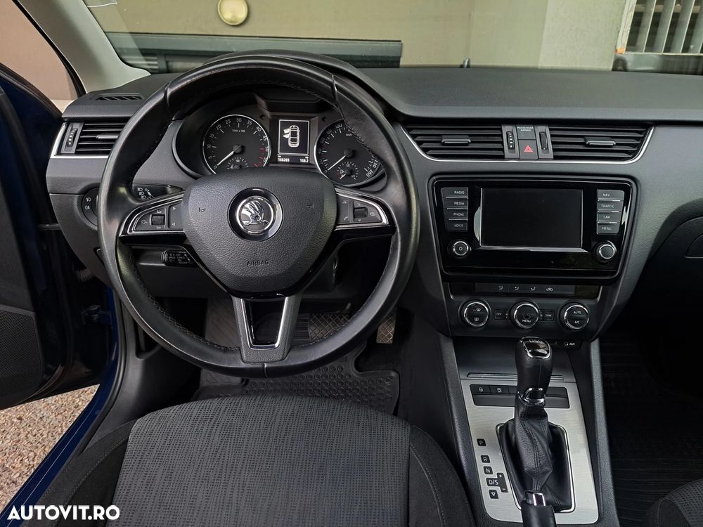Skoda Octavia 2.0 TDI AMBITION DSG - 7