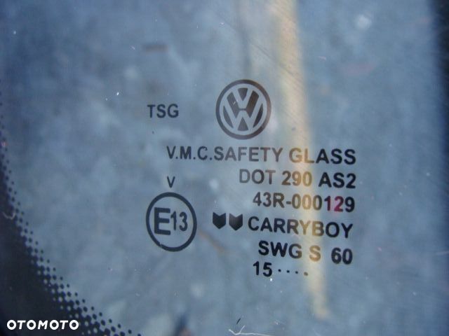 VW AMAROK SZYBA TYLNA BOCZNA PRAWA - 4