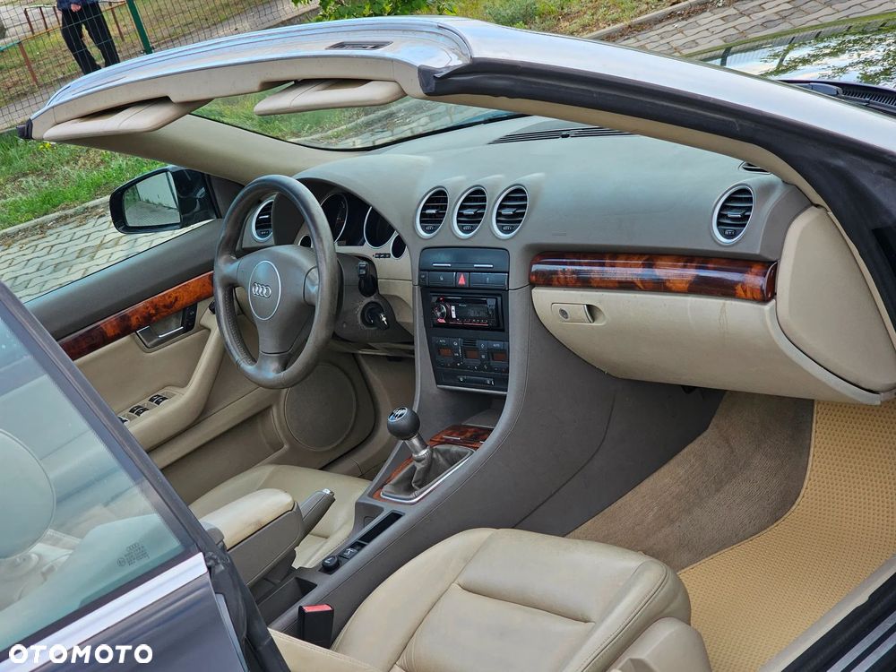 Audi A4 Cabrio 2.5 TDI - 18