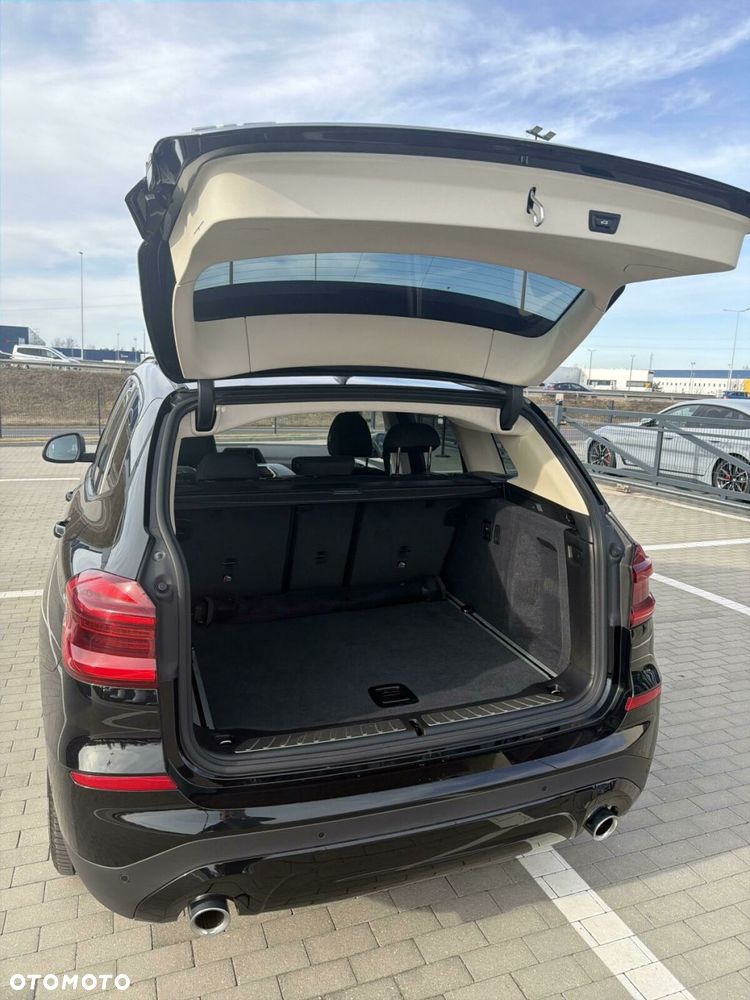 BMW X3 xDrive20d Advantage - 27