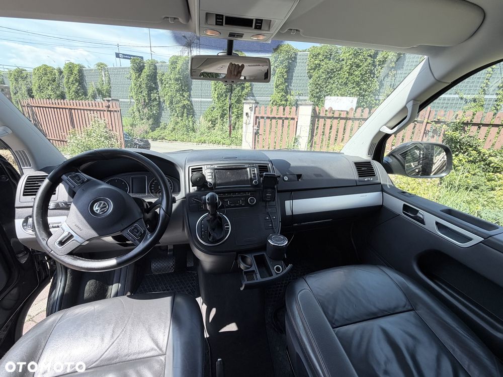 Volkswagen Multivan - 17