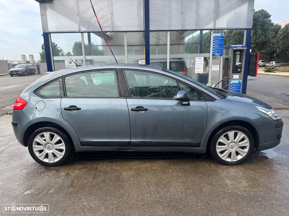 Citroën C4 1.6 HDi 110 Exclusive - 4