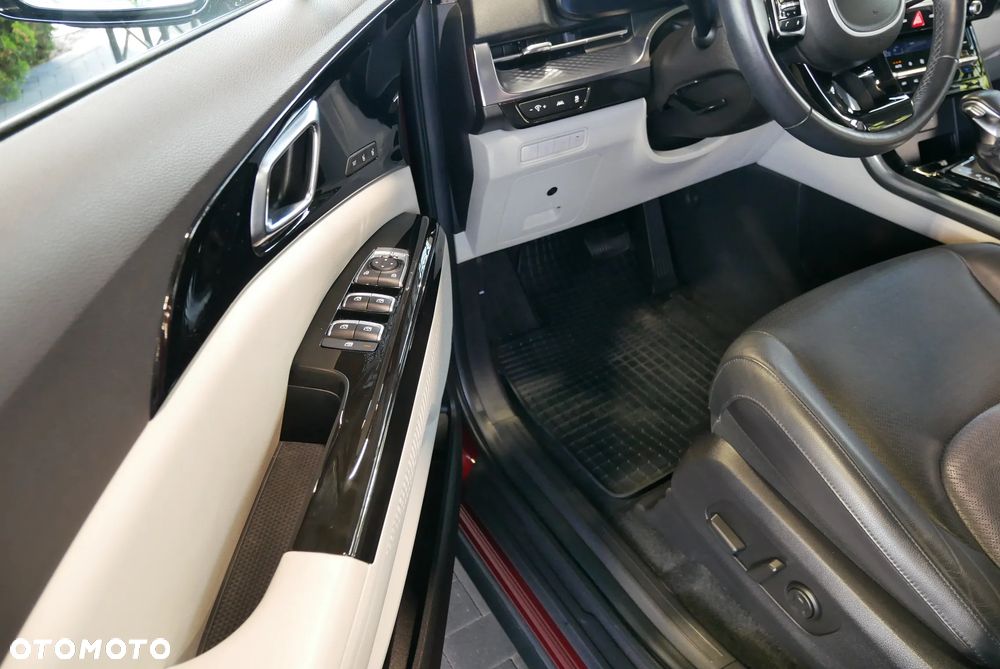 Kia Carnival - 20