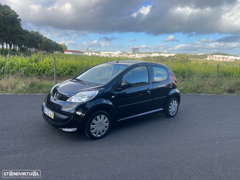 Peugeot 107 1.4 HDi Trendy - 2