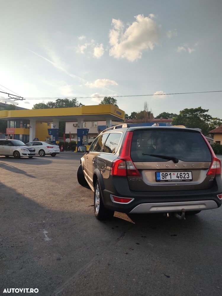 Volvo XC 70 D5 AWD Geartronic Momentum - 6