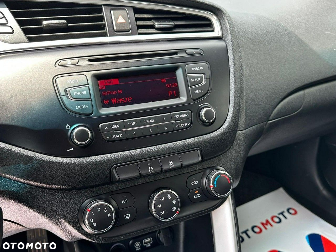 Kia Ceed - 16