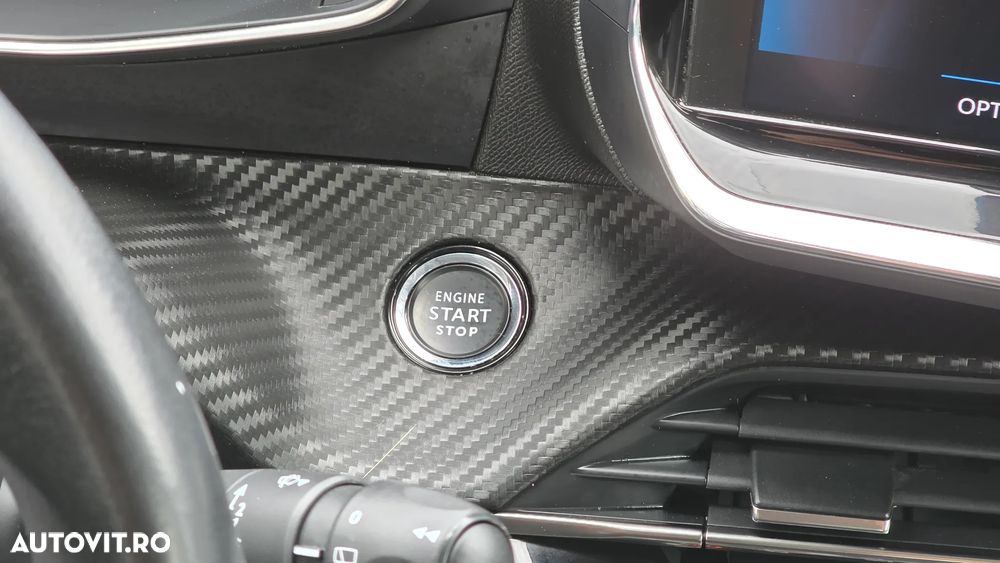 Peugeot 2008 1.2 L PureTech STT Allure - 33