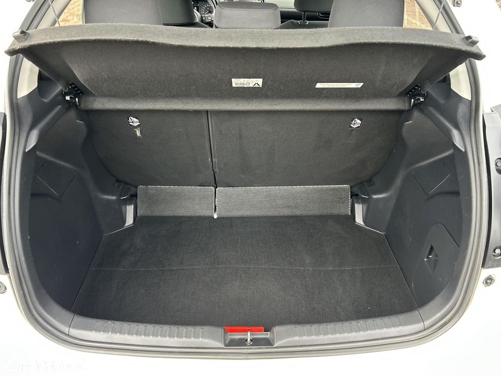 Toyota Yaris - 24