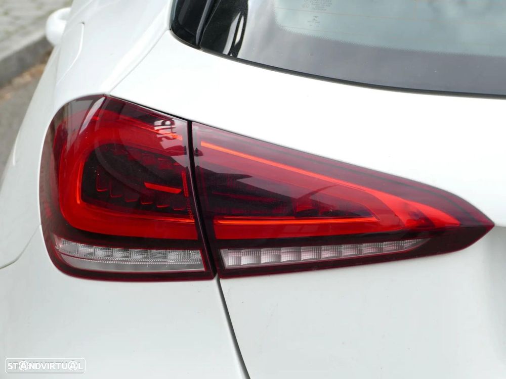 Mercedes-Benz A 250 e AMG Line - 13