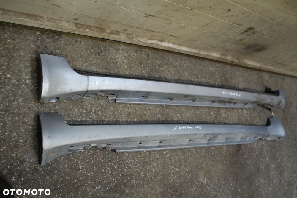 LISTWA PROGOWA PRAWA 8E0853860 AUDI A4 B7 LY7J LY7H/ LX7Z/ LY9B/ LY7W/ LZ3F/ LZ5J - 18