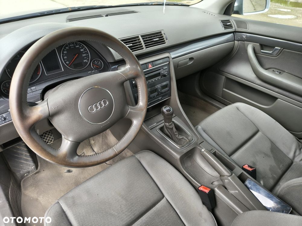 Audi A4 Limousine - 5