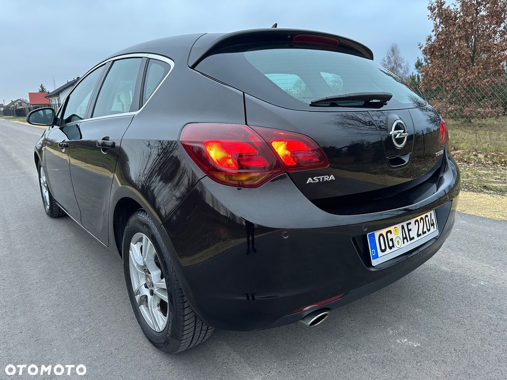 Opel Astra 1.4 T Cosmo - 26