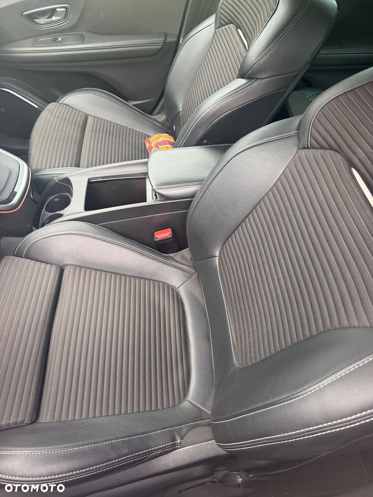 Renault Megane ENERGY TCe 160 BOSE EDITION - 6