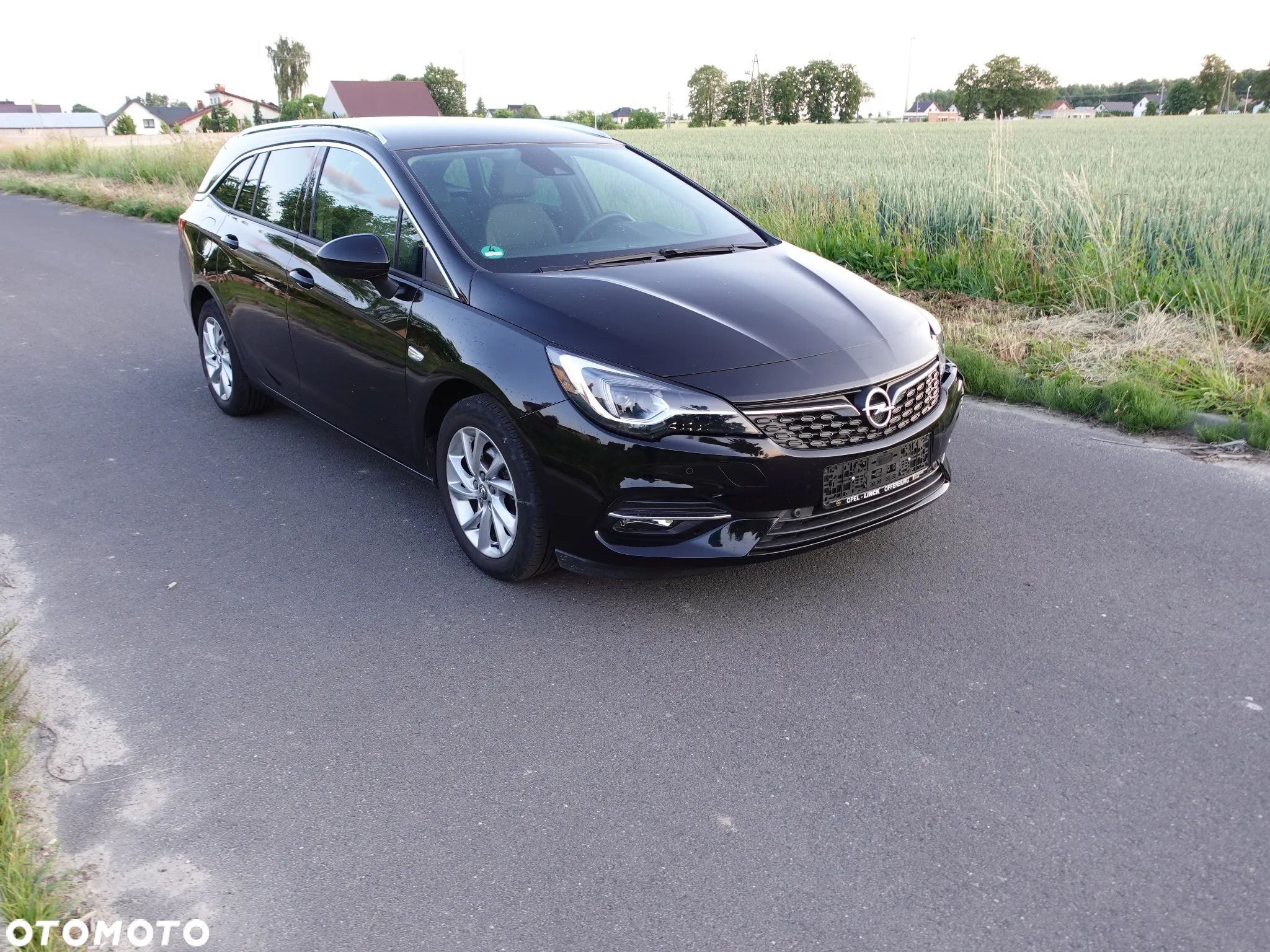 Opel Astra 1.2 Turbo Business Elegance - 1