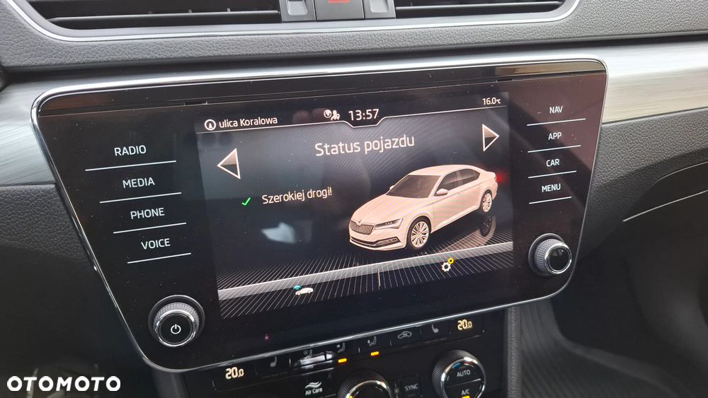 Skoda Superb 2.0 TDI SCR Sportline DSG - 19